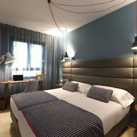 Hotel Pamplona Plaza מראה חיצוני תמונה