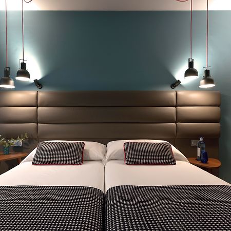Hotel Pamplona Plaza מראה חיצוני תמונה