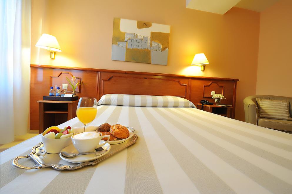Hotel Pamplona Plaza חדר תמונה