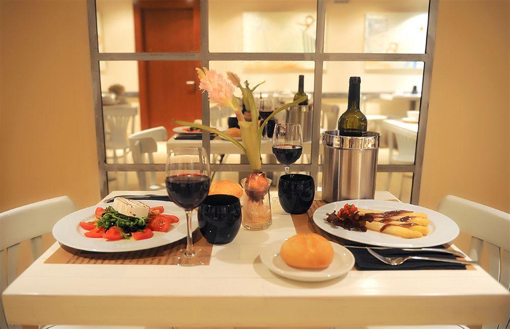 Hotel Pamplona Plaza מראה חיצוני תמונה