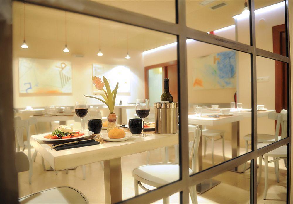 Hotel Pamplona Plaza מראה חיצוני תמונה