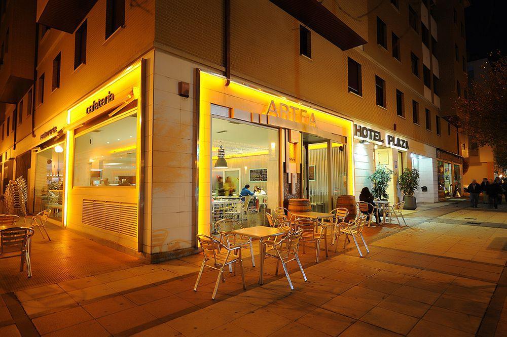 Hotel Pamplona Plaza מראה חיצוני תמונה