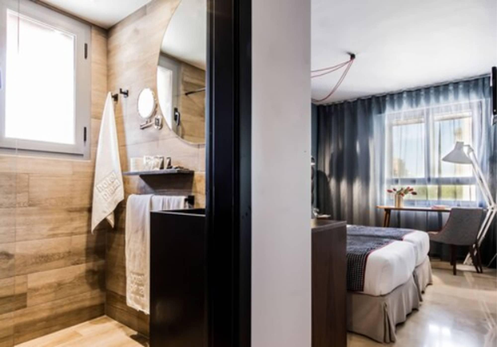 Hotel Pamplona Plaza מראה חיצוני תמונה