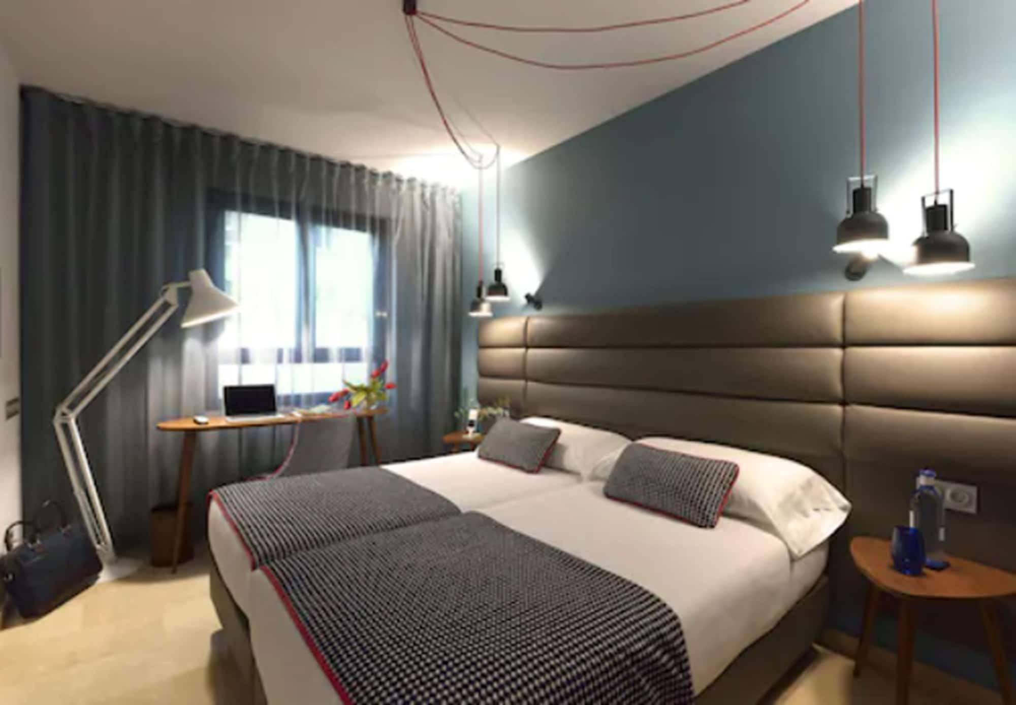 Hotel Pamplona Plaza מראה חיצוני תמונה