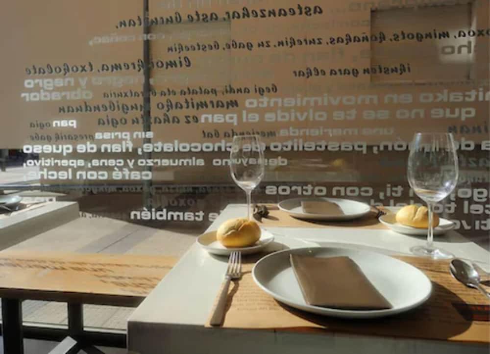 Hotel Pamplona Plaza מראה חיצוני תמונה