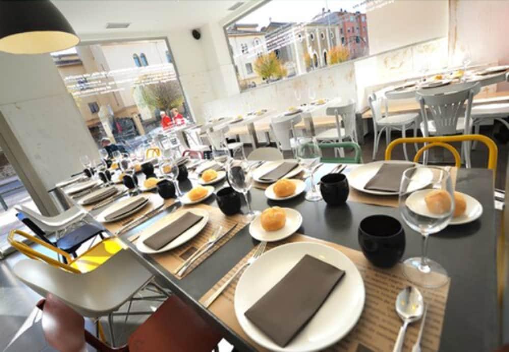 Hotel Pamplona Plaza מראה חיצוני תמונה