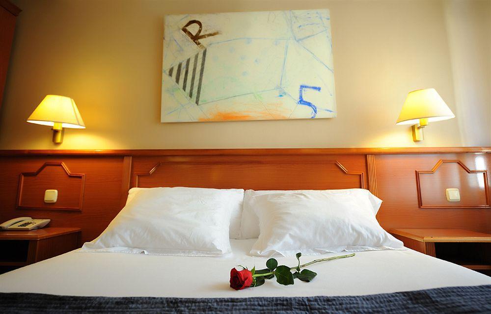 Hotel Pamplona Plaza מראה חיצוני תמונה