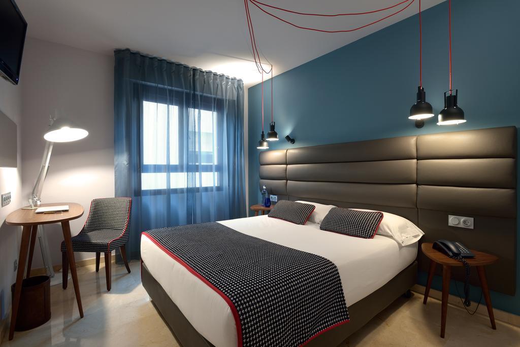 Hotel Pamplona Plaza מראה חיצוני תמונה