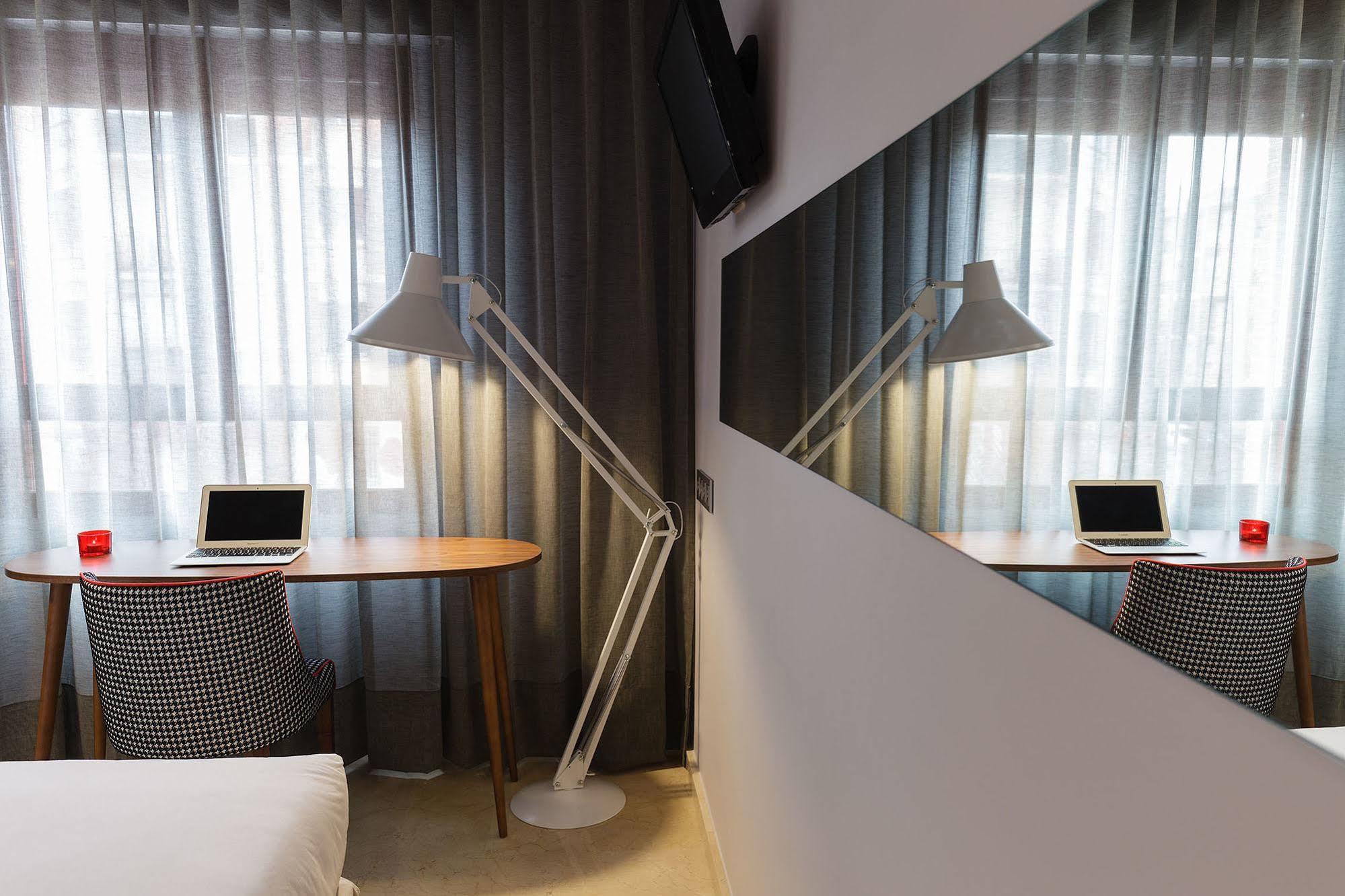 Hotel Pamplona Plaza מראה חיצוני תמונה