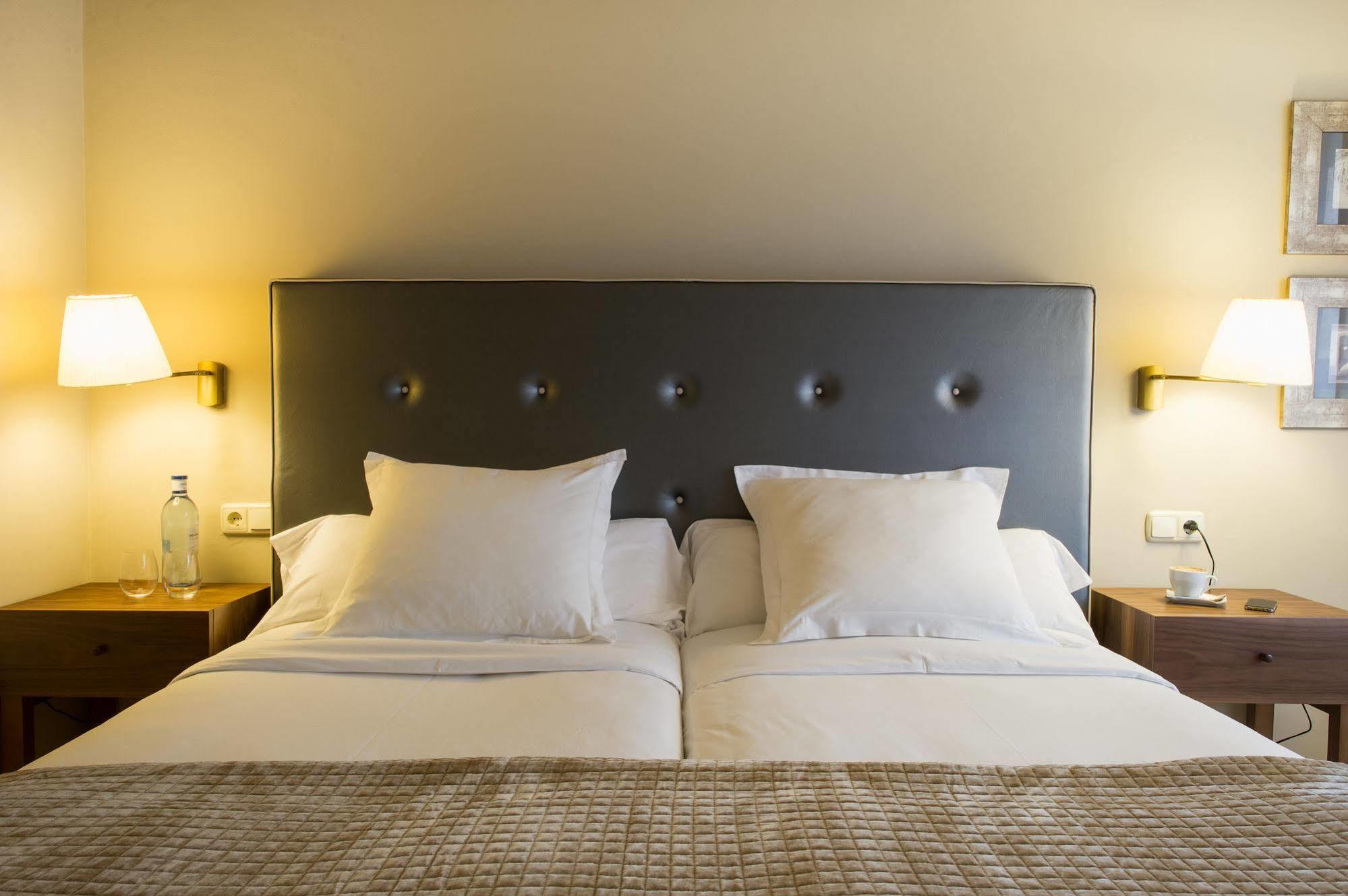 Hotel Pamplona Plaza מראה חיצוני תמונה