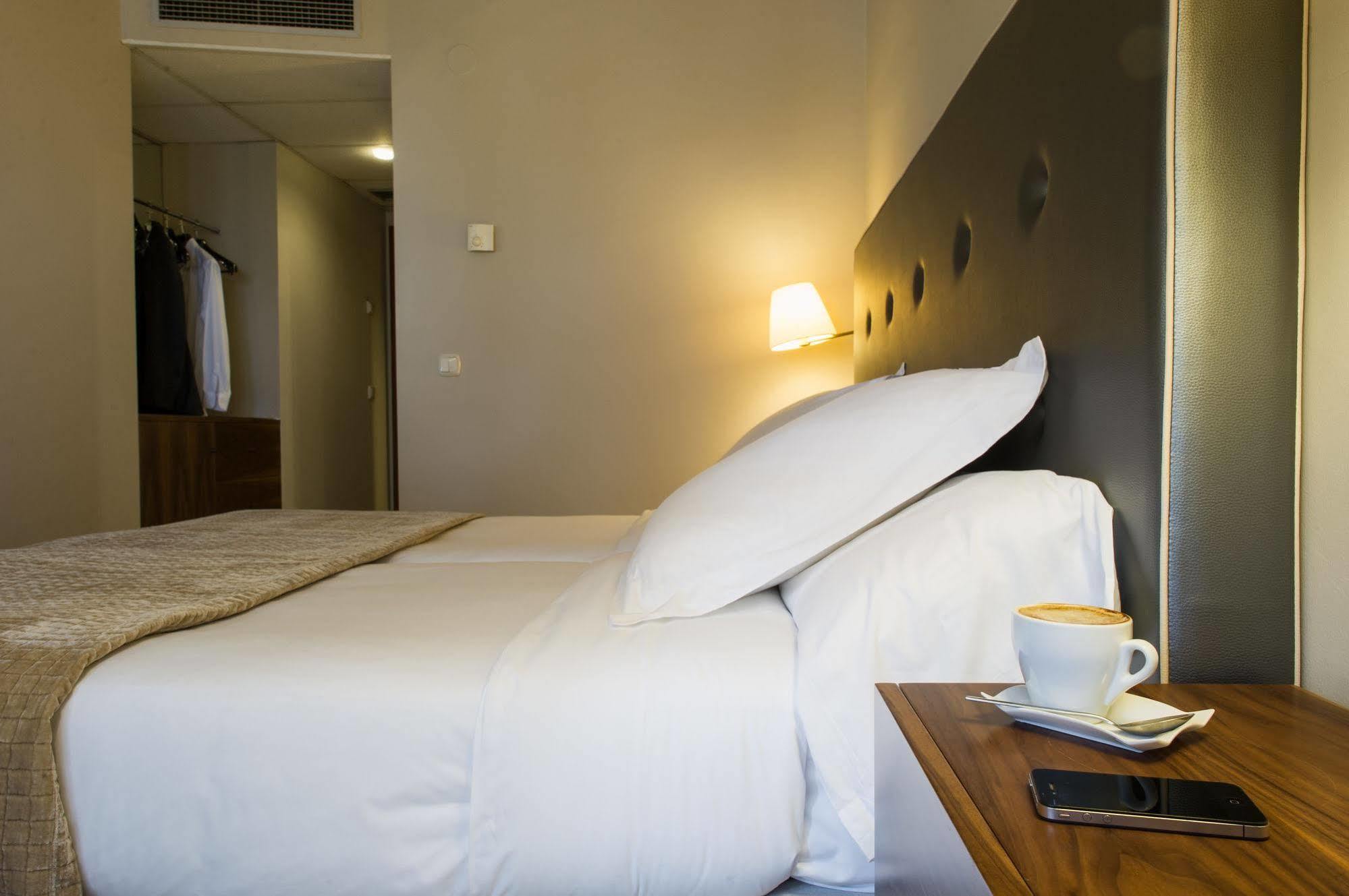 Hotel Pamplona Plaza מראה חיצוני תמונה