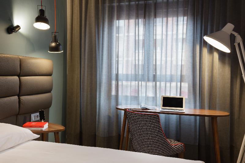Hotel Pamplona Plaza מראה חיצוני תמונה